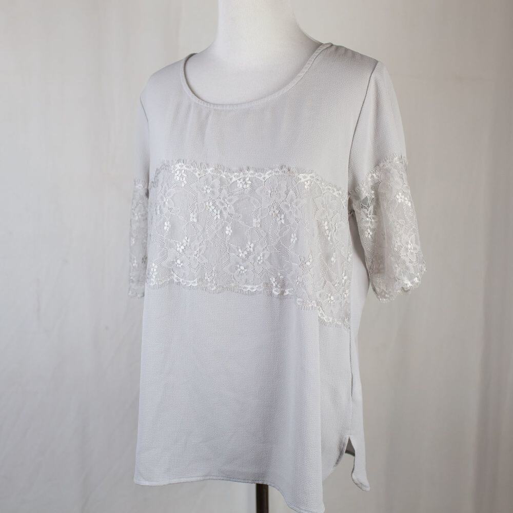 Charming Charlie Gray Lace Crepe Short Sleeve Blouse Size Large